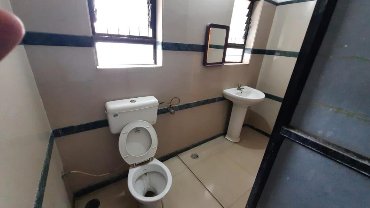 Sugandha Lodge Solapur Zewnętrze zdjęcie