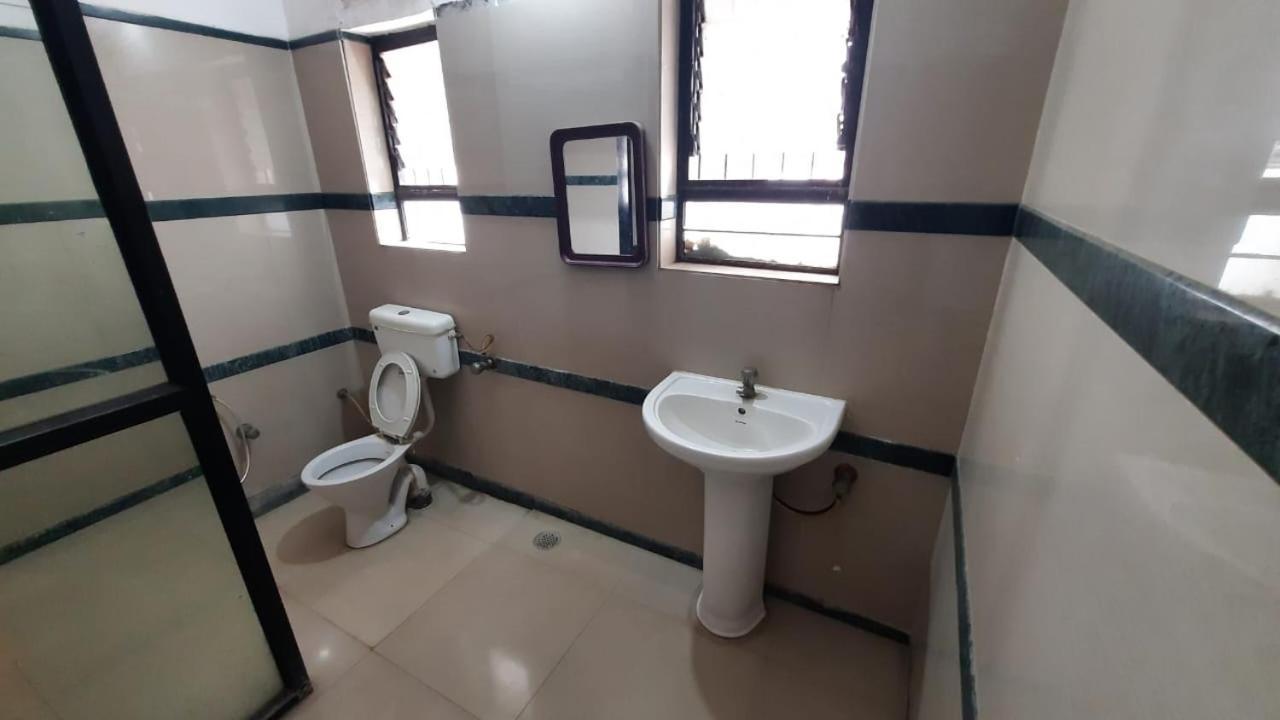Sugandha Lodge Solapur Zewnętrze zdjęcie
